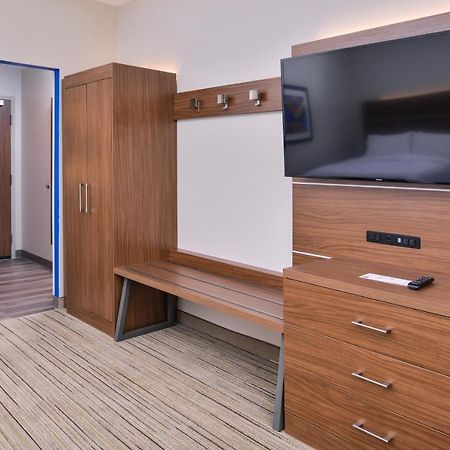 Holiday Inn Express & Suites Farmville By Ihg Екстериор снимка