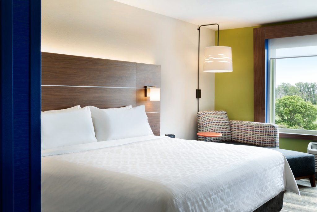 Holiday Inn Express & Suites Farmville By Ihg Екстериор снимка