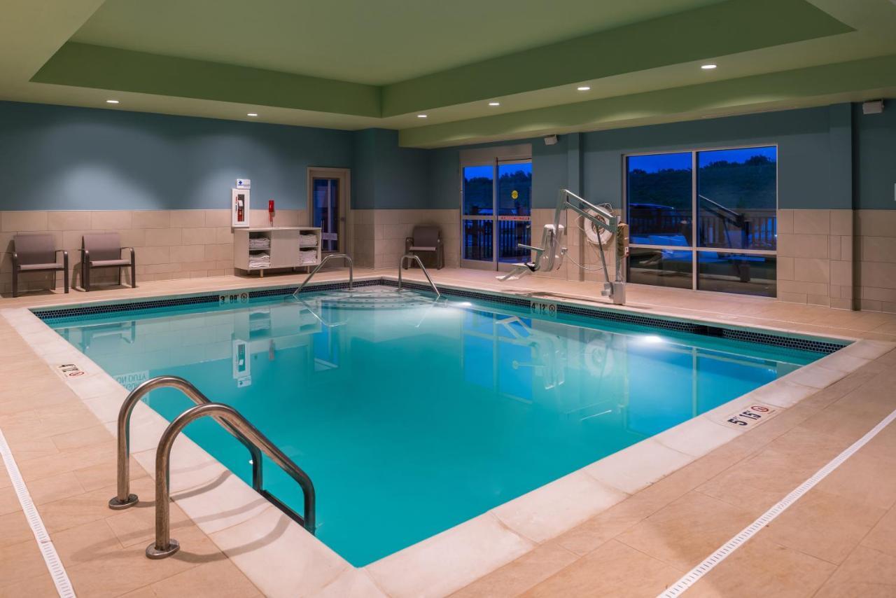 Holiday Inn Express & Suites Farmville By Ihg Екстериор снимка