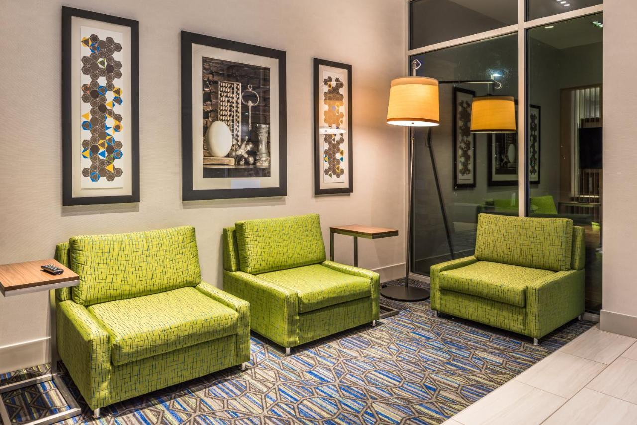 Holiday Inn Express & Suites Farmville By Ihg Екстериор снимка